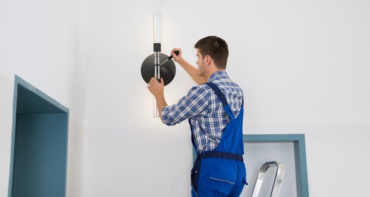 Binnen- en buitenverlichting herstellen
